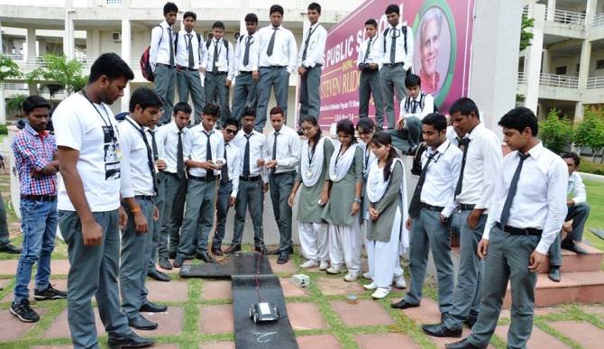 robot : robot creation in ies college 